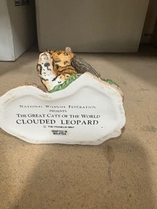 lot 124 image: Collectable figures      exotic animals  very nice