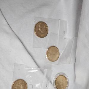 lot 28 image: Rhode Island, Sacagewea, Jefferson, Gold $1 Pieces, (6) UNC