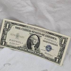lot 49 image: 2-1935 Silver Certificates including 1935G, 1935F