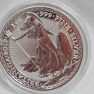 lot 129 image: 2019 1oz .9999 Silver Brittania
