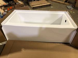 lot 19 image: Delta Classic 500 60 in. x 30 in. Alcove Deep Soaking Bathtub with Right Drain in High Gloss White customer return see pictures