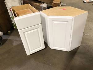 lot 26 image: Assorted Kitchen Cabinets white customer returns see pictures