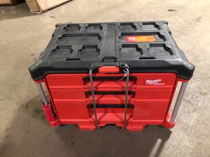 lot 51 image: Milwaukee PACKOUT 22 in. Modular 3-Drawer Multi Drawer Tool Box with Metal Reinforced Corners and 50 lbs. Capacity customer return see pictures