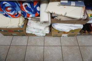 lot 215 image: Linens Lot