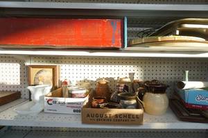 lot 217 image: Dcor, Antiques, and Collectibles