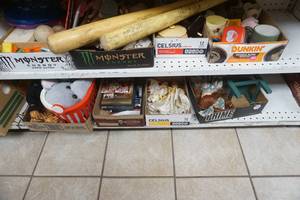 lot 219 image: Vintage Games and Toys