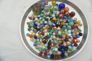 lot 12 image: 2.95lbs Vintage Marbles. Variety of Sizes