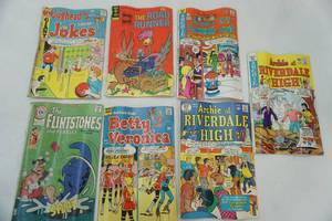lot 16 image: (7ct) Vintage Comics. Archie, The Road Runner, Jugheads, The Flintstones