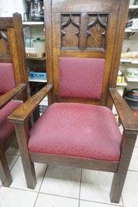 lot 41 image: Antique Gothic Revival Carved Oak Throne Chairs (2ct)