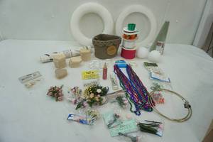 lot 152 image: Craft Lot