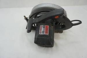 lot 174 image: SkilSaw Circular Saw. 7-14. 2-18 HP