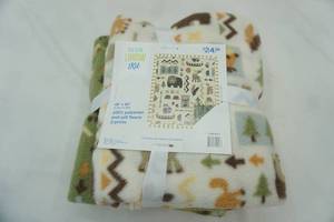 lot 193 image: No Sew Fleece Throw Kit. NEW. 48x60