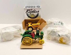 lot 51 image: Ertl Tractors - NOS - Waterloo Boy and Minneapolis Moline - Lot of 5