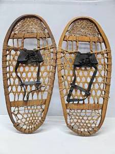 lot 63 image: Nice Old Vintage Bear Paw Snow Shoes 