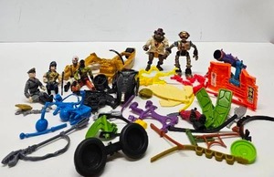 lot 65 image: 1980s Teenage Mutant Ninja Turtles Toys Lot
