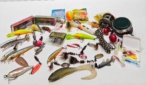 lot 71 image: Fishing Lot - Various Items