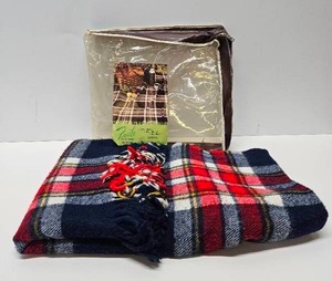 lot 73 image: Faribo Challenger Picnicker Blanket