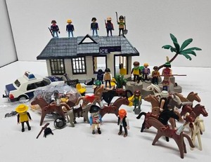 lot 102 image: Vintage Playmobil Toy Playsets