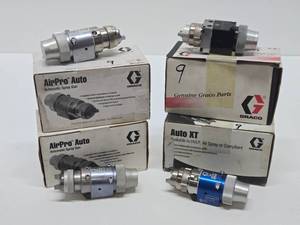 lot 179 image: Brand New or Like-New GRACO Commercial Paint Guns  Sprayers  Tools #9