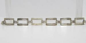 lot 229 image: Very Nice Southwestern Sterling Silver Link Bracelet wNative American Design