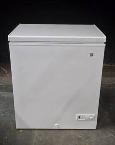 lot 156 image: Nice Working GE Freezer