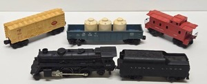 lot 211 image: Vintage LIONEL No. 246 Locomotive Train Engine & Cars