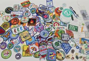 lot 219 image: Large Lot of Vintage & Newer GIRL SCOUT Patches & Pins