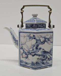 lot 263 image: Vintage Oriental Dynasty Blue Hexagonal Porcelain Teapot wBrass Handle