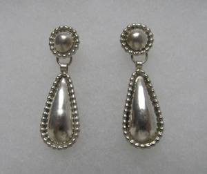 lot 256 image: Pair of Signed Vintage Native American  Southwestern Sterling Silver Earrings - Signed NEZ