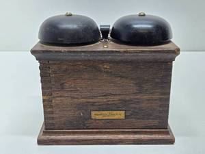 lot 290 image: Antique Dovetailed Oak WESTERN ELECTRIC Telephone Ringer Box
