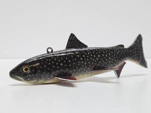 lot 276 image: Excellent Realistic Handpainted Signed Fishing  Spearing Fish Decoy #2