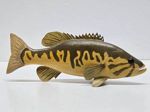 lot 277 image: Excellent Realistic Handpainted Signed Fishing  Spearing Fish Decoy #3