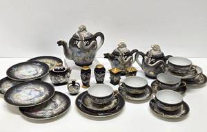 lot 16 image: Wonderful Set of Vintage Japanese Dragonware 