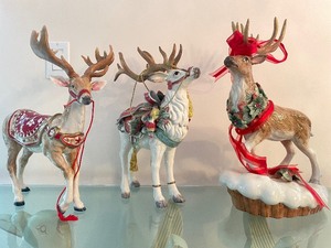 lot 319 image: LARGE High End FITZ &amp FLOYD Christmas Figure #4 - 3 Large Reindeer