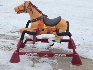 lot 330 image: Large Working RADIO FLYER Electronic Ride-On Horse