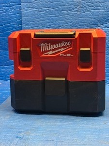 lot 15 image: Milwaukee Fuel Vacuum
