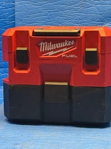lot 16 image: Milwaukee Fuel Vacuum