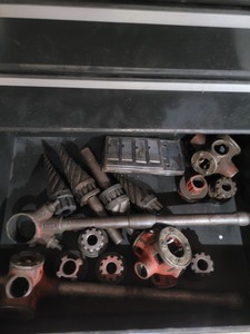 lot 285A image: Contents of Drawer - Pipe Threaders and Reamers