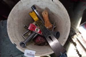 lot 361 image: Bucket of Tools - Pry Bar, Level