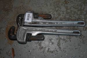 lot 372 image: 2 Ridgid 14 Aluminum Pipe Wrenches