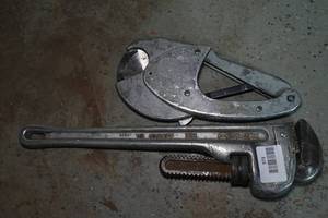 lot 373 image: Ridgid Aluminum Pipe Wrench and Cutter