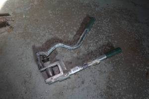 lot 374 image: Greenlee Metal Stud Punch