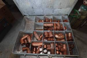 lot 274 image: Organizer Case with Contents - 1-12 Copper Fittings