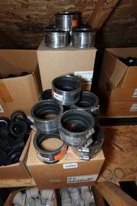 lot 706 image: Mission Rubber 3 Couplings