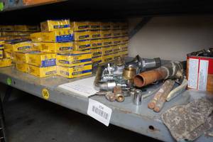 lot 254 image: Contents of Shelf - BrassCraft Pipe Stop Valves