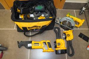 lot 265 image: DeWalt 18V Cordless Tools