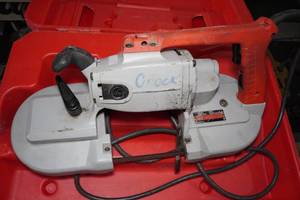 lot 266 image: Milwaukee 6225 Corded Portable Band Saw