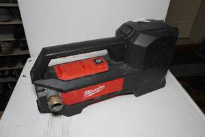 lot 300 image: Milwaukee 18V Cordless Transfer Pump