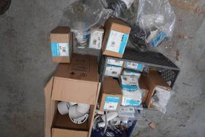 lot 329 image: Plumbing Parts - Watts Repair Kits, Fittings