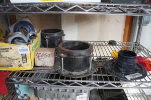 lot 376 image: Large Fittings